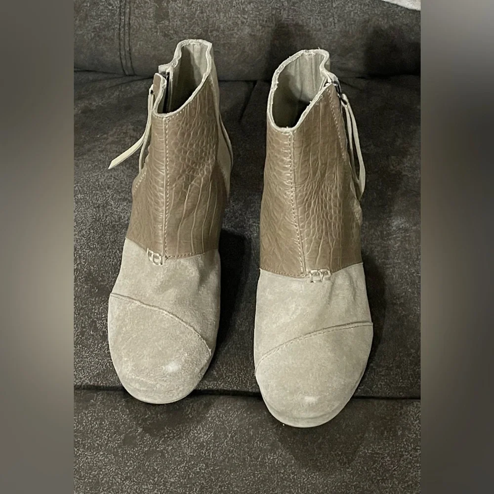 Toms Suede Wedge Ankle Boots in Tan and Cream